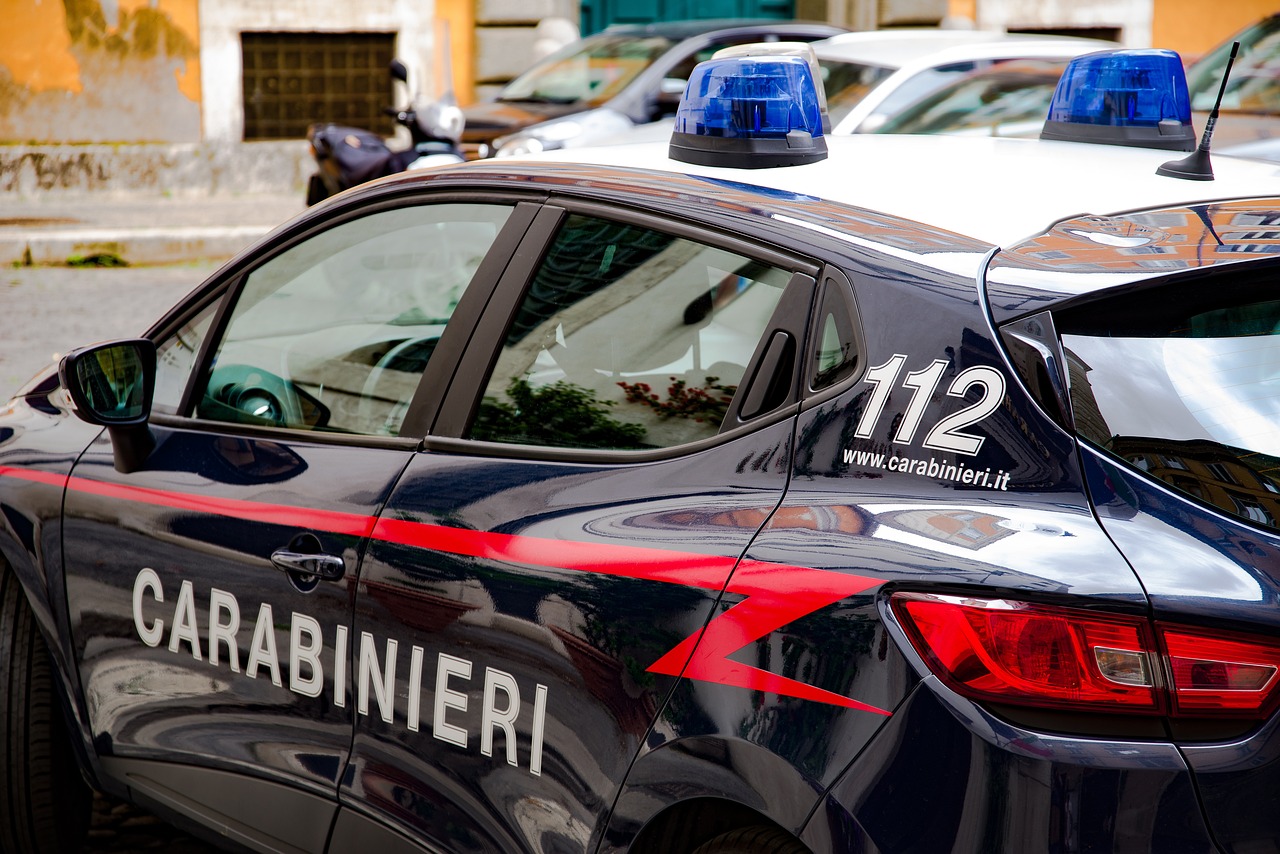 Controlli a tappeto dei Carabinieri nel Barese: 4mila persone identificate, sequestrati oltre due chili di droga