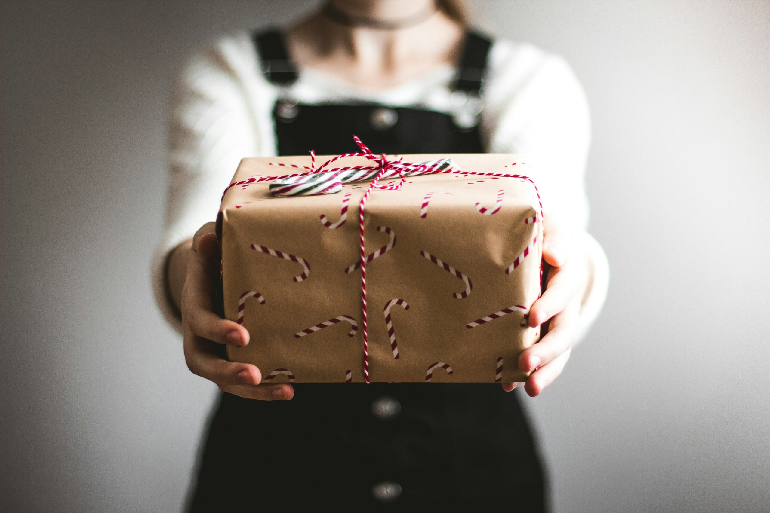 Cosa regalare come buon auspicio per un nuovo lavoro: le idee più gettonate