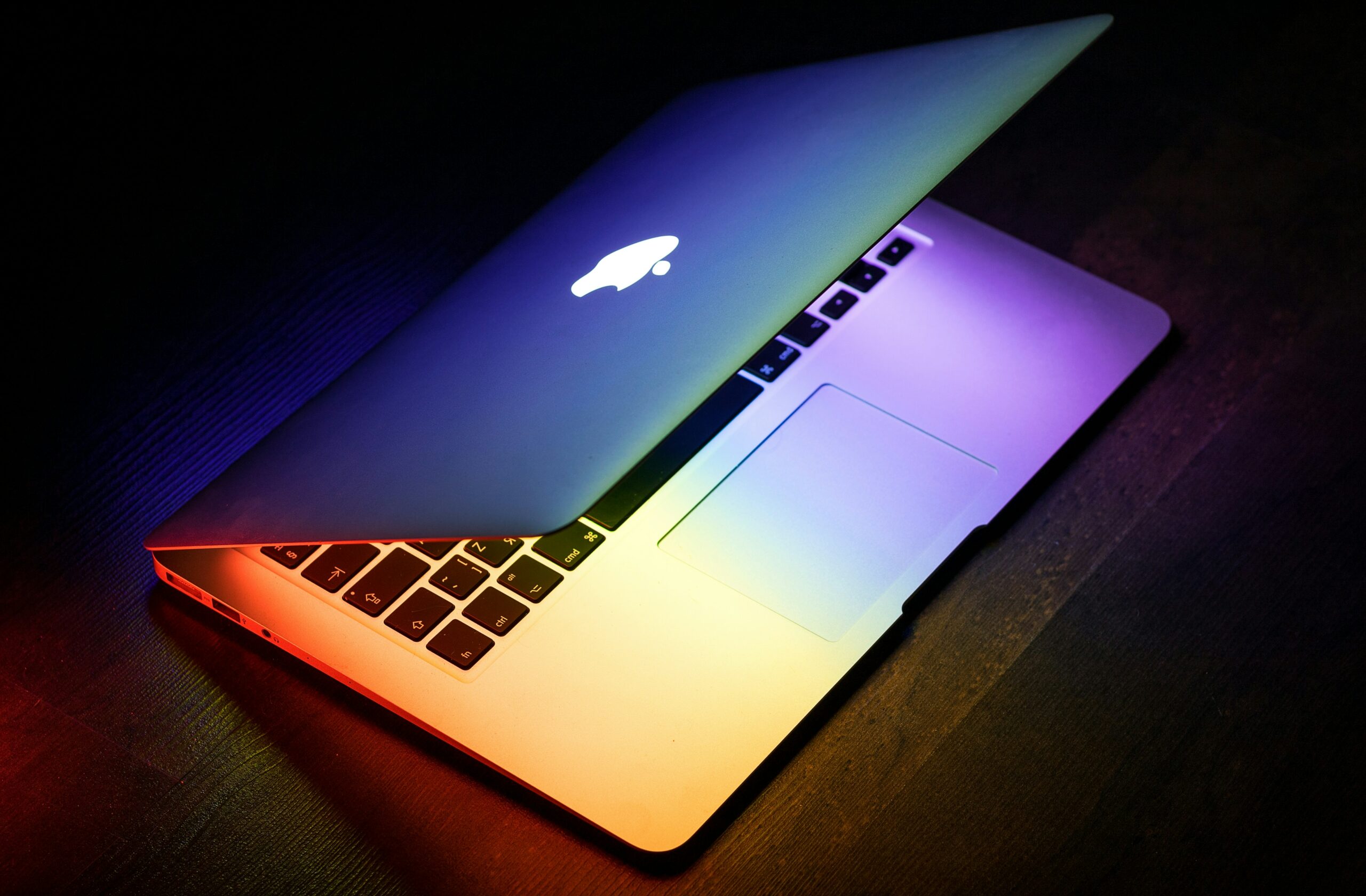PushBombing: cos’è l’attacco hacker che sta colpendo i dispositivi Apple
