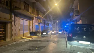 Fiamme in una cabina elettrica in via della Libertà: intervengono i Vigili del Fuoco, tecnici al lavoro per il blackout